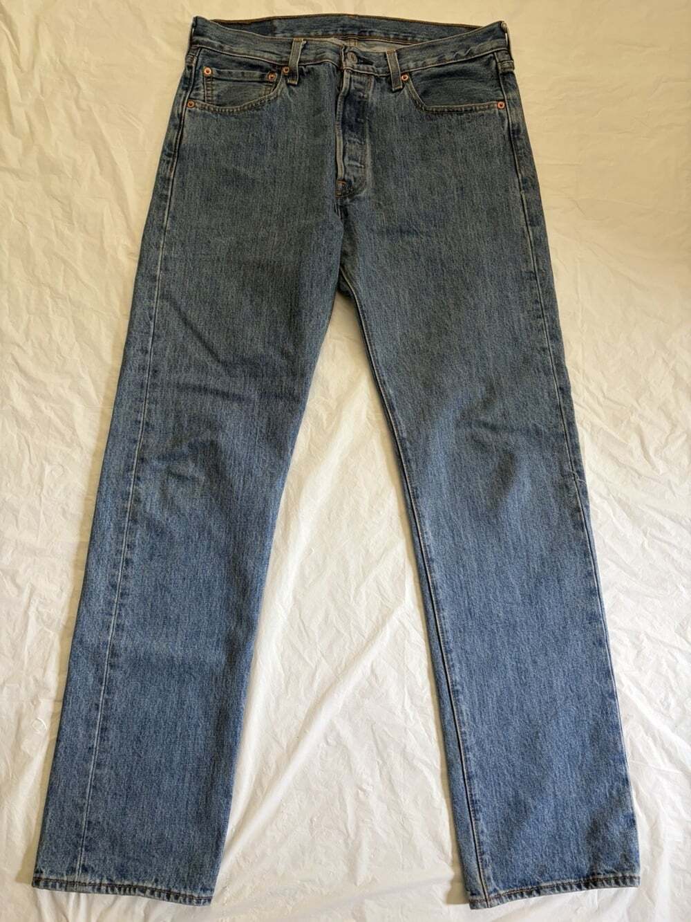 Levi's 501 Jeans Men's 32x32 Blue Med Wash Button Fly 100% cotton
